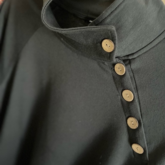 Mittoshop  M (fits as L/XL) oversized lightweight gray sweater w/ button detail - Picture 8 of 9